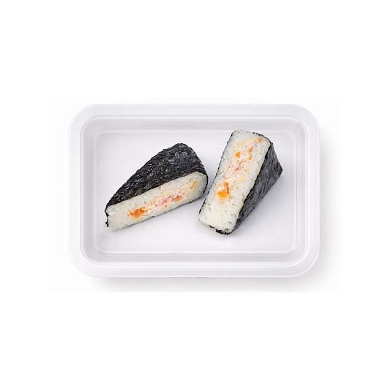 Онигири с лососем и крабом 